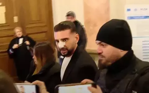 Dorian Popa a izbucnit în plâns în fața judecătorilor. Cum a comentat episodul în care a fost prins drogat la volan / A venit la tribunal cu nasul bandajat și însoțit de un bodyguard