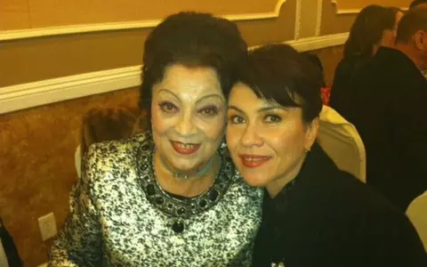 Cum arată și cu ce se ocupă fiica cea mică a Mariei Ciobanu. Camelia Filip locuiește în America și are o voce similară cu a mamei sale: "Ar fi frumos sa revină în țară, ar avea sălile pline!"