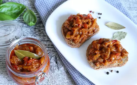 Cum se păstrează zacusca după deschidere și cât rezistă