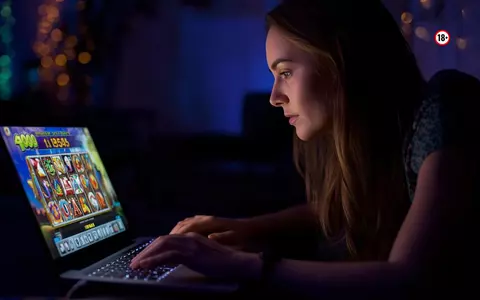 Femeile și sloturile online: abordarea egalității de gen de către cazinourile virtuale moderne