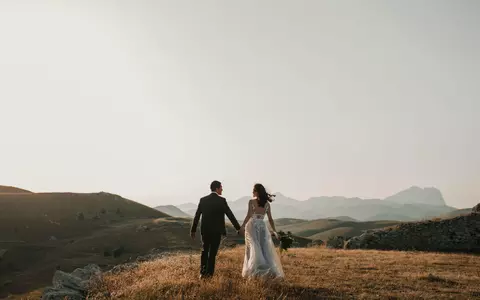 Invitații digitale de nuntă: trendul care cucerește România