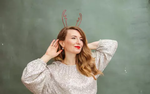 Look-ul de divă pentru Revelion: trucuri de make-up și detalii care fac diferența în noaptea dintre ani