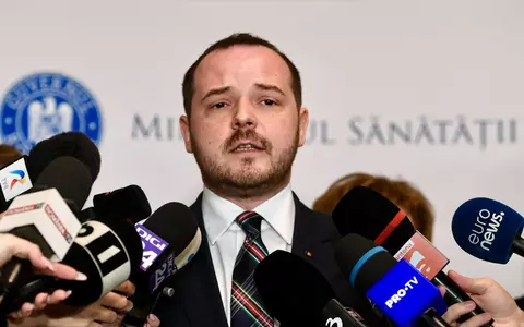 Reacția ministrului Rogobete, după ce a fost acuzat că a panicat populația în cazul avionului întors pe Otopeni: "Într-un scenariu negativ, vorbeam despre victime multiple, care nu se tratează pe pistă"