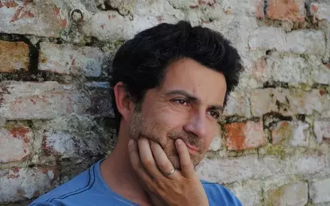 Ce salariu avea Mihai Călin la debutul în carieră, acum mai bine de 30 de ani: "Locuiam la părinți, era aproape imposibil să trăiești cu banii de actor la Teatrul Național". Cum i s-a schimbat viața după ce a venit la PRO TV / EXCLUSIV