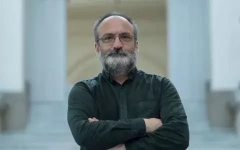 A murit jurnalistul Victor Kapra, care a pus bazele presei economice din România: "Un profesionist desăvârșit"