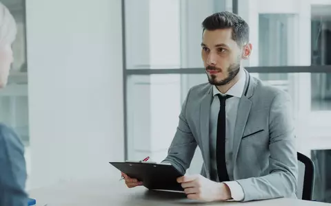 Peste jumătate dintre români vor să își schimbe jobul în 2026. Salariul rămâne primul motiv pentru care se caută schimbarea