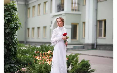 Cum să alegi rochița de cununie civilă potrivită în funcție de locul ceremoniei 