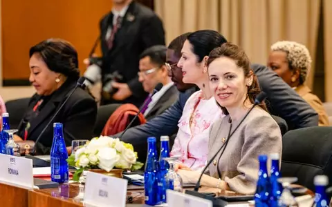 Primele imagini cu Mirabela Grădinaru la summit-ul organizat de Melania Trump, la Washington: "E important să avem o abordare integrată în domeniul educației digitale pentru copii"/ Cum s-a îmbrăcat iubita lui Nicușor Dan