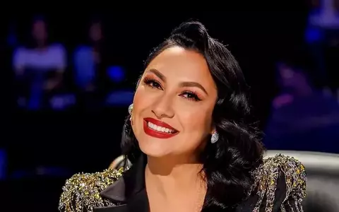 Andra, apariție de senzație într-o rochie mini, neagră, din dantelă. Val de reacții din partea fanilor: "A întinerit cu 10 ani de când a slăbit!"