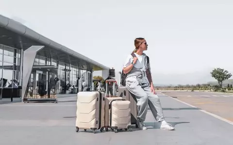 Avantajele și dezavantajele de a călători singur