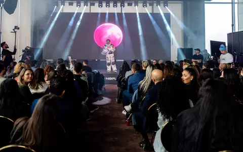 EXCLUSIV VIVA! | Costumul de astronaut care a furat scena la NIBIRU: cum a transformat Selly o idee „de pe altă planetă” într-un moment wow
