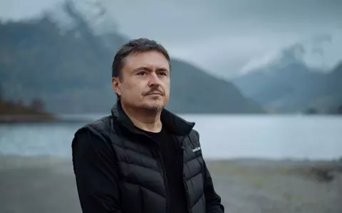 Filmul "Fjord", selectat în competiția oficială la Cannes 2026. Regizorul Cristian Mungiu: "A fost o bucurie să lucrez cu Sebastian Stan și Renate Reinsve"