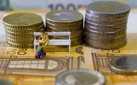 Părinții care primesc lunar tichete de creșă majorate la 740 de lei. Cum se poate obține acest sprijin financiar de la stat