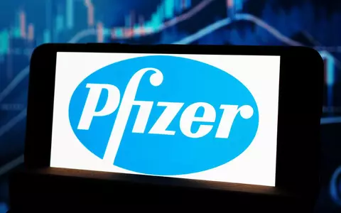 România a pierdut procesul cu Pfizer și este obligată să plătească 600 de milioane de euro pentru vaccinurile anti-COVID cumpărate în pandemie / Reacții dure din politică