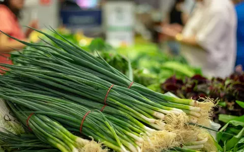Ceapa verde, un super-erou în farfurie. Cum să o mănânci pentru beneficii maxime pentru sănătate