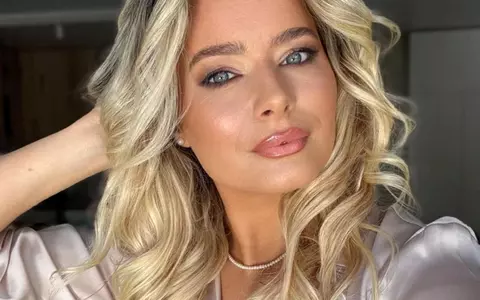 Însărcinată a cincea oară, Laura Cosoi a făcut furori pe rețelele sociale, după ce a apărut purtând o rochie second-hand: "Trăiesc cea mai bogată viață"
