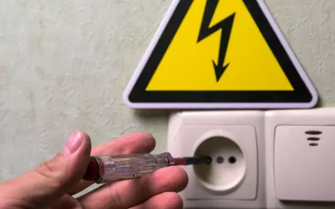 De ce se aude un bâzâit în prize sau întrerupătoare?