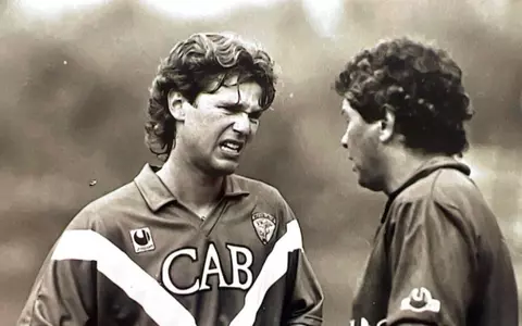 Florin Răducioiu, mesaj dureros chiar în timpul înmormântării lui Mircea Lucescu: „Bună dimineața, Nea Mircea! Nu! Nu sunt pregătit pentru ziua asta...”