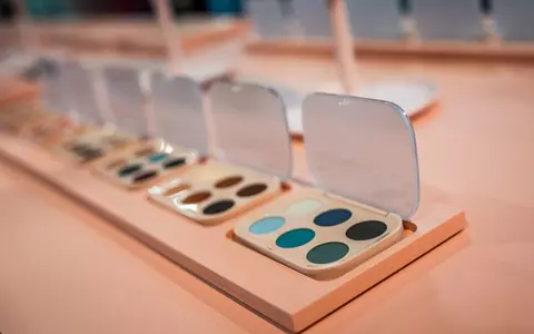Glow, rezistență și formule smart:noua colecție de make-up Notino aduce înprim-plan frumusețea care ține pasul cu viața reală
