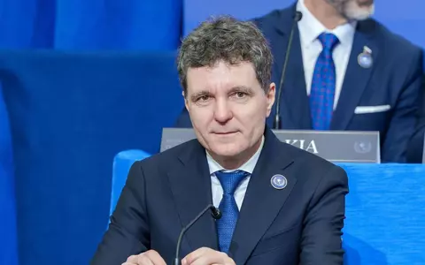 Președintele, premierul, miniștrii și parlamentarii vor avea salarii mai mari odată cu aplicarea noii legi a salarizării. Câți bani va încasa lunar Nicușor Dan
