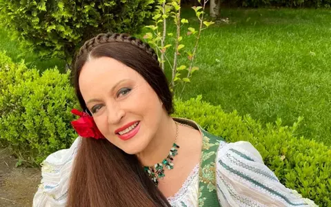 Cum arată Maria Dragomiroiu în costum de baie, la 70 de ani: "Românii găsesc oriunde motiv de petrecere, muzică bună și oameni dragi"