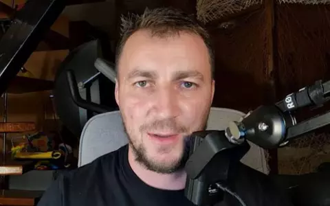 Marian Godină îi ia apărarea elevei ajunsă virală după ce a declarat, zâmbind, că speră să ia nota 4 sau 5 la Evaluarea Națională: "Mulți dintre cei care comentează agresiv își varsă, de fapt, propriile neîmpliniri"