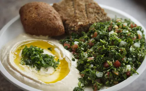 Rețetă de tabbouleh, salată din bucătăria arabă