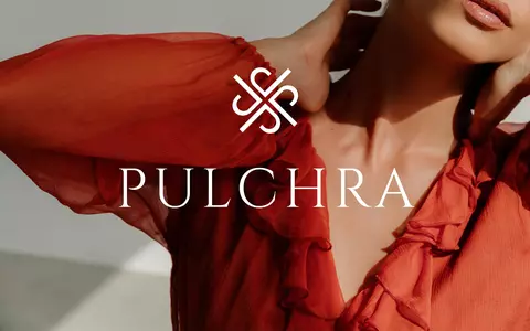 O rochie și începutul unei povești, sub lumina reflectoarelor
