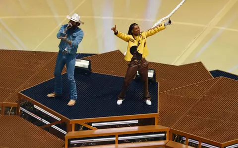 SWAE LEE, unul dintre artiștii principali de la UNTOLD ONE, pe scena WORLD CUP, alături de Post Malone
