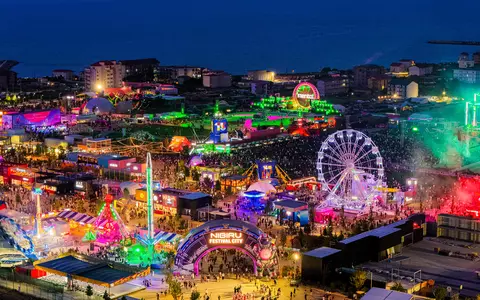 BEACH, PLEASE! intră în istorie: peste 600.000 de participanți, cea mai mare ediție de până acum și începutul unei noi ere la NIBIRU