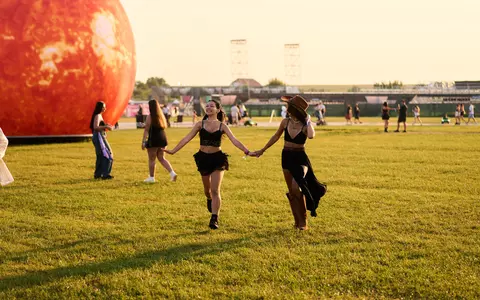 O nouă zi sold out la NIBIRU, 82.000 de vizitatori în stațiunea de pe litoral și un show de neuitat a lui HUGEL în a doua zi a festivalului Galaxia