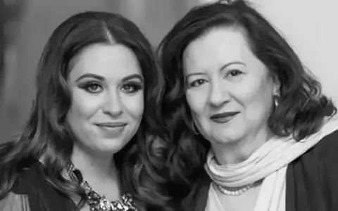 Oana Roman spune că primește semne de la Mioara Roman, la mai bine de doi ani de la moartea ei: ”Eu vorbesc cu ea, îi aprind lumânări, merg la cimitir”/ EXCLUSIV