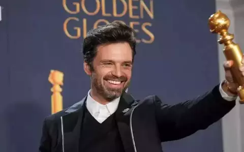 Sebastian Stan, despre plecarea din România și începuturile în SUA: „Mi-a fost rușine, teamă, să spun că sunt român”. Actorul, care a împlinit 44 de ani, trăiește peste Ocean de mai bine de trei decenii