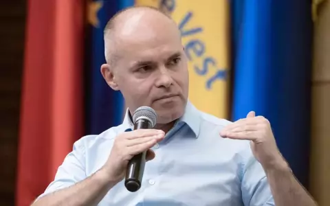 Fostul ministru al Educației, Daniel Funeriu, cere statului să finanțeze meditațiile elevilor pentru admiterea la liceu: "Dăm vouchere pentru a merge la fitness, dar nu pentru creierul copiilor noștri!"