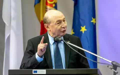Traian Băsescu, reacție după ce a fost votată Legea ANI: "Avem demonstraţia că, dacă e vorba de furat, se solidarizează politicienii cu cetăţenii. Legea salarizării e oglinda"
