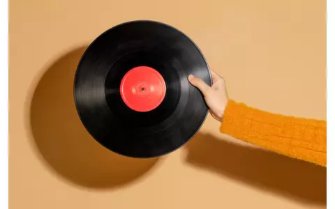 Viniluri pentru o colecție pop actuală: artiști, albume și piese de urmărit