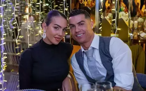Primele imagini de la nunta cuplului Georgina Rodriguez - Cristiano Ronaldo. S-au căsătorit în sufragerie, alături de copii și patru martori: "Avem acces la castele, insule, cai și mașini. Dar ceva intim este mai neobișnuit pentru noi"