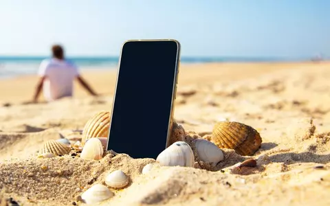 Ce se întâmplă dacă lași telefonul în soare pe caniculă