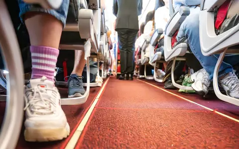 Confort și siguranță în avion. Ce încălțăminte să nu porți când călătorești