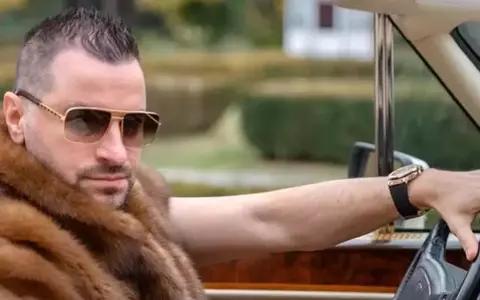 La 47 de ani, Fizz și-a schimbat complet viața și a lăsat în urmă stilul opulent din anii 2000. În ce ipostază inedită a fost surprins în plină stradă