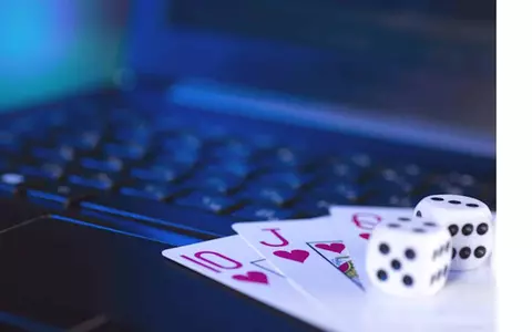 Evoluția sloturilor online: de la jocurile clasice la experiențele moderne