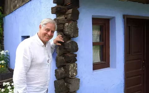 Cine l-a convins pe Alexandre Eram, soțul Andreei Esca, să investească și să construiască la  Porumbacu de Sus: „Noi avem 11 case, o sală de concert, o sală de expoziție și un butic. Încercam să-i susținem și pe designerii locali”