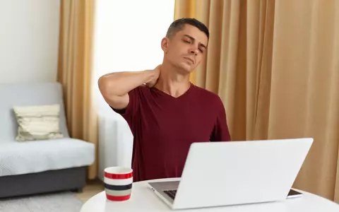 Cum să îți protejezi spatele și să scapi de disconfortul cauzat de sedentarism