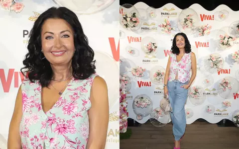 Gabriela Cristea, apariție superbă la VIVA! Influencers Party. A purtat o vestă cu imprimeu floral, blugi lejeri și pantofi roz aprins