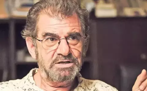 Florin Zamfirescu, apariție rară la un eveniment monden. Premiat pentru excelență, actorul a surprins cu noul său look, la 77 de ani: „Bine ar fi să fie aici o parte din studenții mei”
