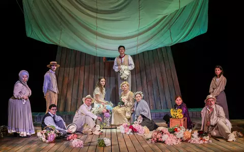 Teatrul Național „I.L.Caragiale” din București anunță premiera spectacolului "Livada de vișini", în regia lui Horațiu Mălăele