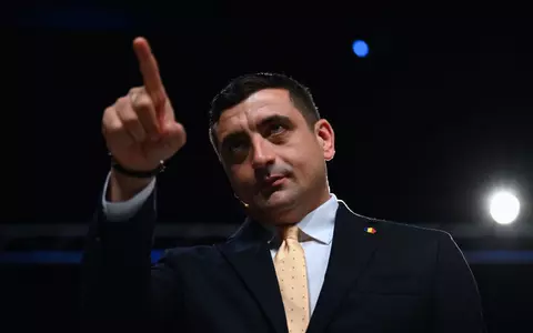 George Simion, mesaj în timpul sesiunii de vot pentru învestirea Guvernului Mureșan: „Nu suntem trădători, nu suntem de vânzare. Un vot a ajuns să se tranzacționeze cu câteva sute de mii de euro”