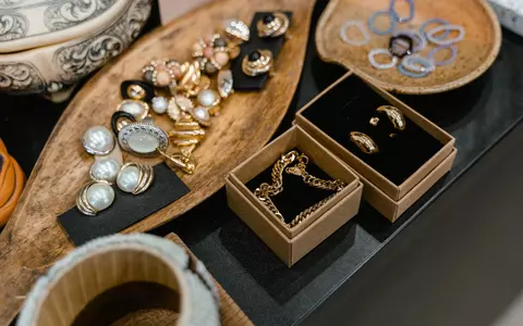 Cum alegi un cadou prețios pentru cei dragi – inspirație de la Traser Gold