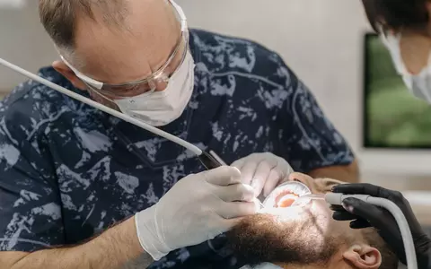 Specialiștii Gentle Dentist explică de ce controalele regulate pot preveni complicațiile dentare