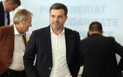Noul ministru al Transporturilor, gafă la prima sa vizită pe un șantier de autostradă. Ștefan Popa a greșit numele Tunelului Momaia de pe Autostrada Sibiu-Pitești: "Am fost și eu în Tunelul Momoa!"